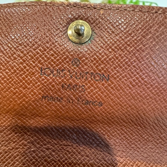 Authentic Louis Vuitton key case - Picture 6 of 8
